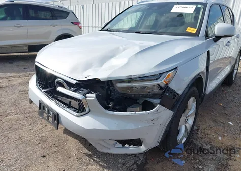 2022 Volvo Xc40 T4 Momentum from USA, damaged, VIN YV4AC2HK0N2725992